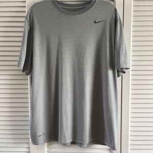 NIKE Dri-fit Men’s grey striped T-shirt XL EUC